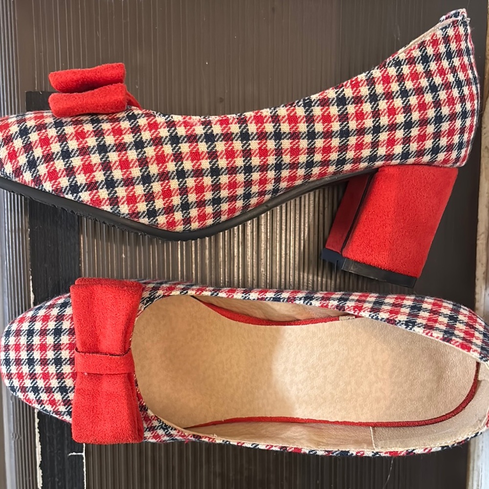 Source Unknown Red and Blue Elegant Heels